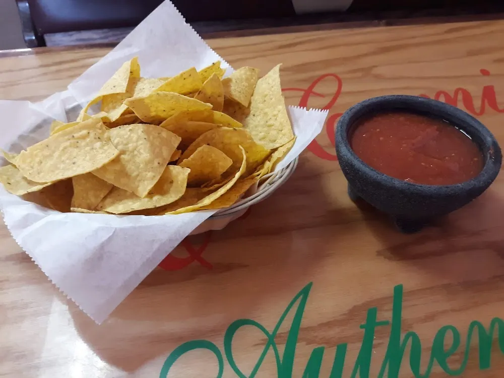 Nachos Chips and Salsa